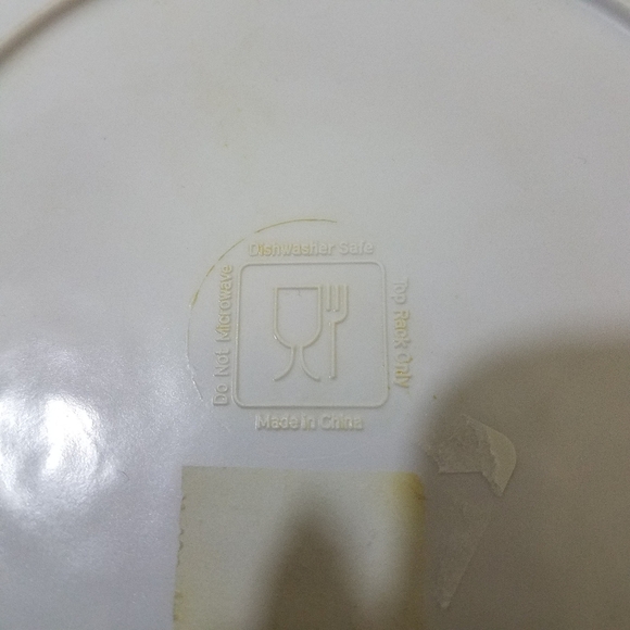 Lisa Audit Bunny Melamine 8.5 Inch Plate - Picture 5 of 6